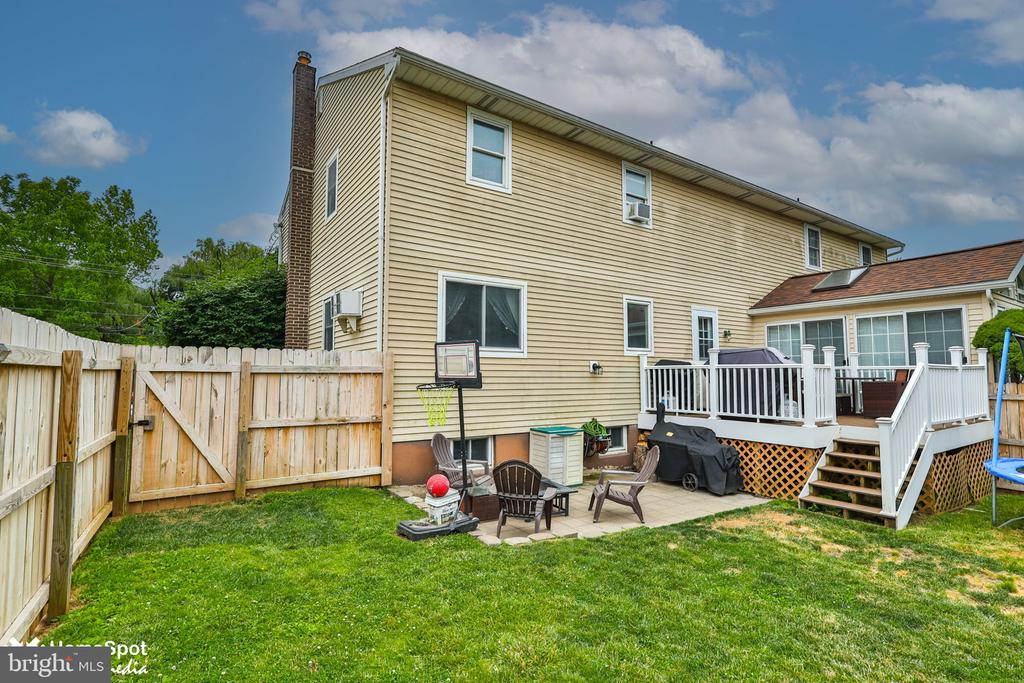 411 E OXFORD STREET