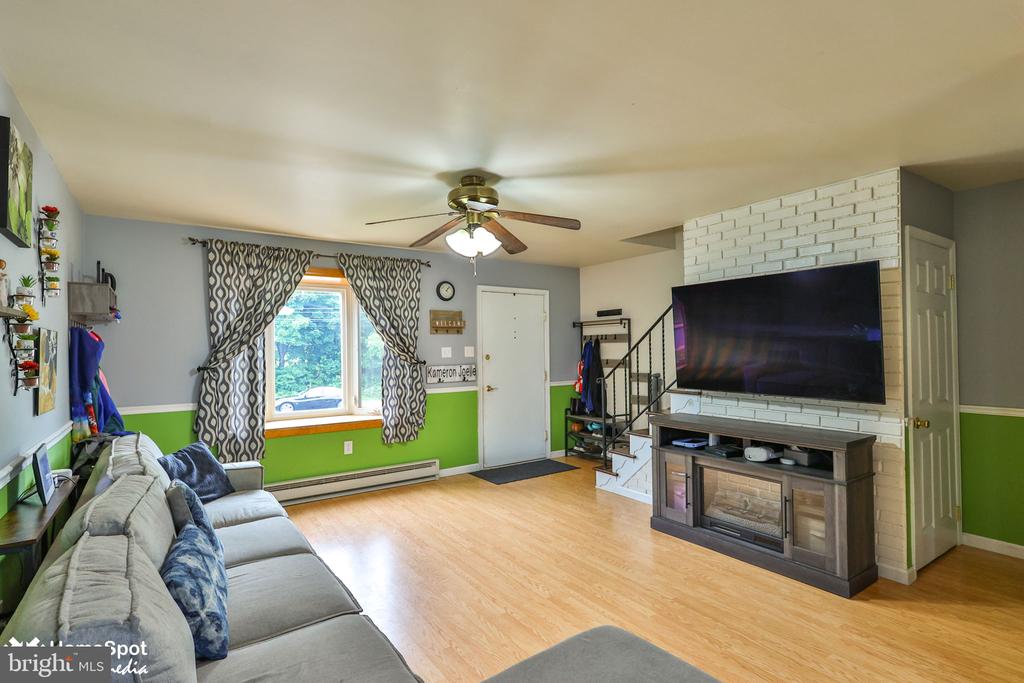 411 E OXFORD STREET