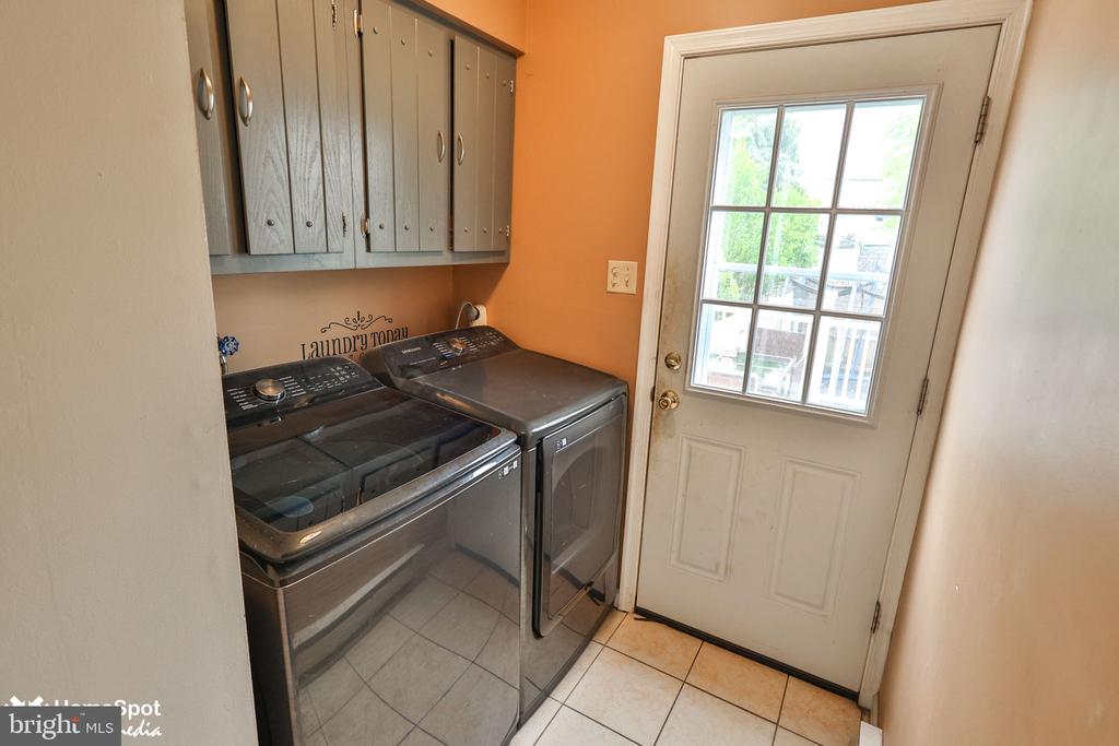 411 E OXFORD STREET