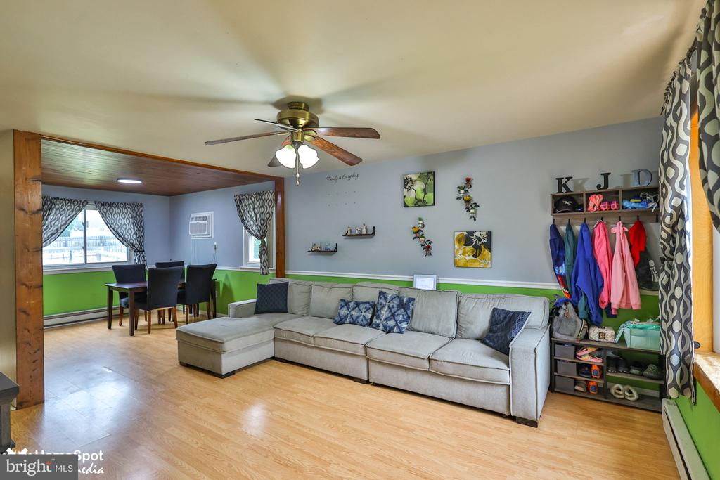 411 E OXFORD STREET