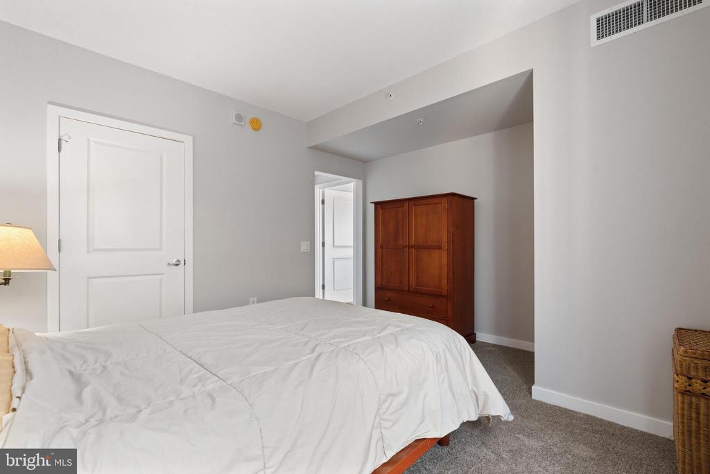 475 K St NW #709