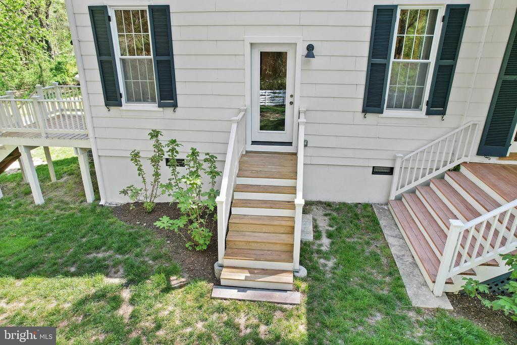 4566 Solomons Island Rd