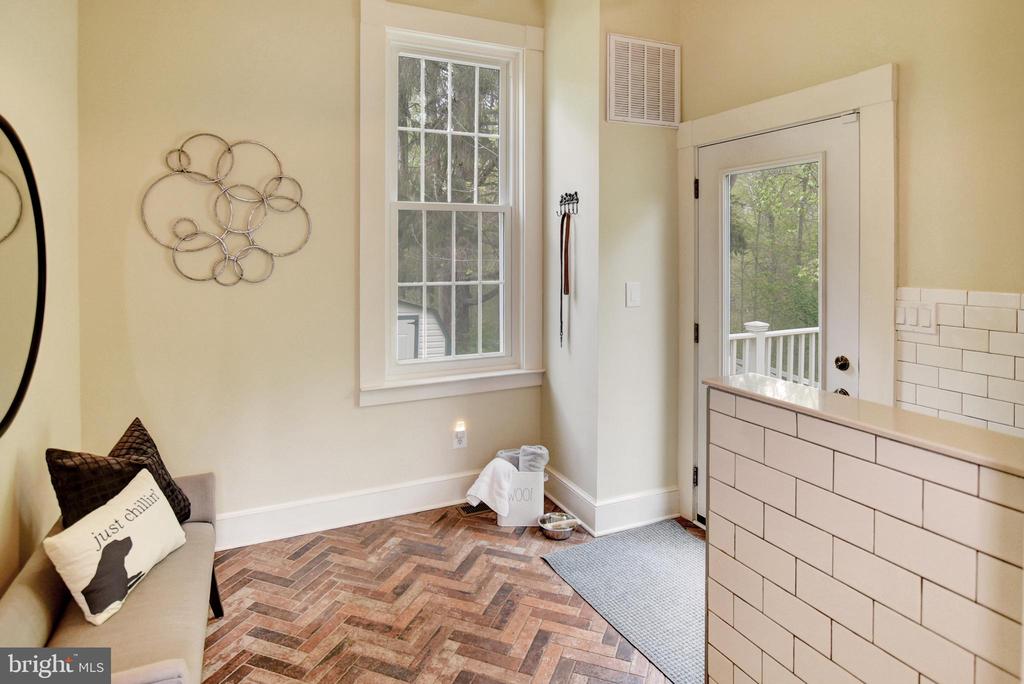 4566 Solomons Island Rd