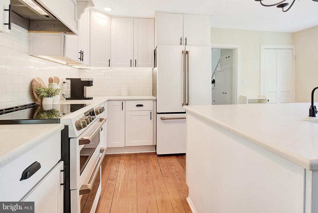 4566 Solomons Island Rd