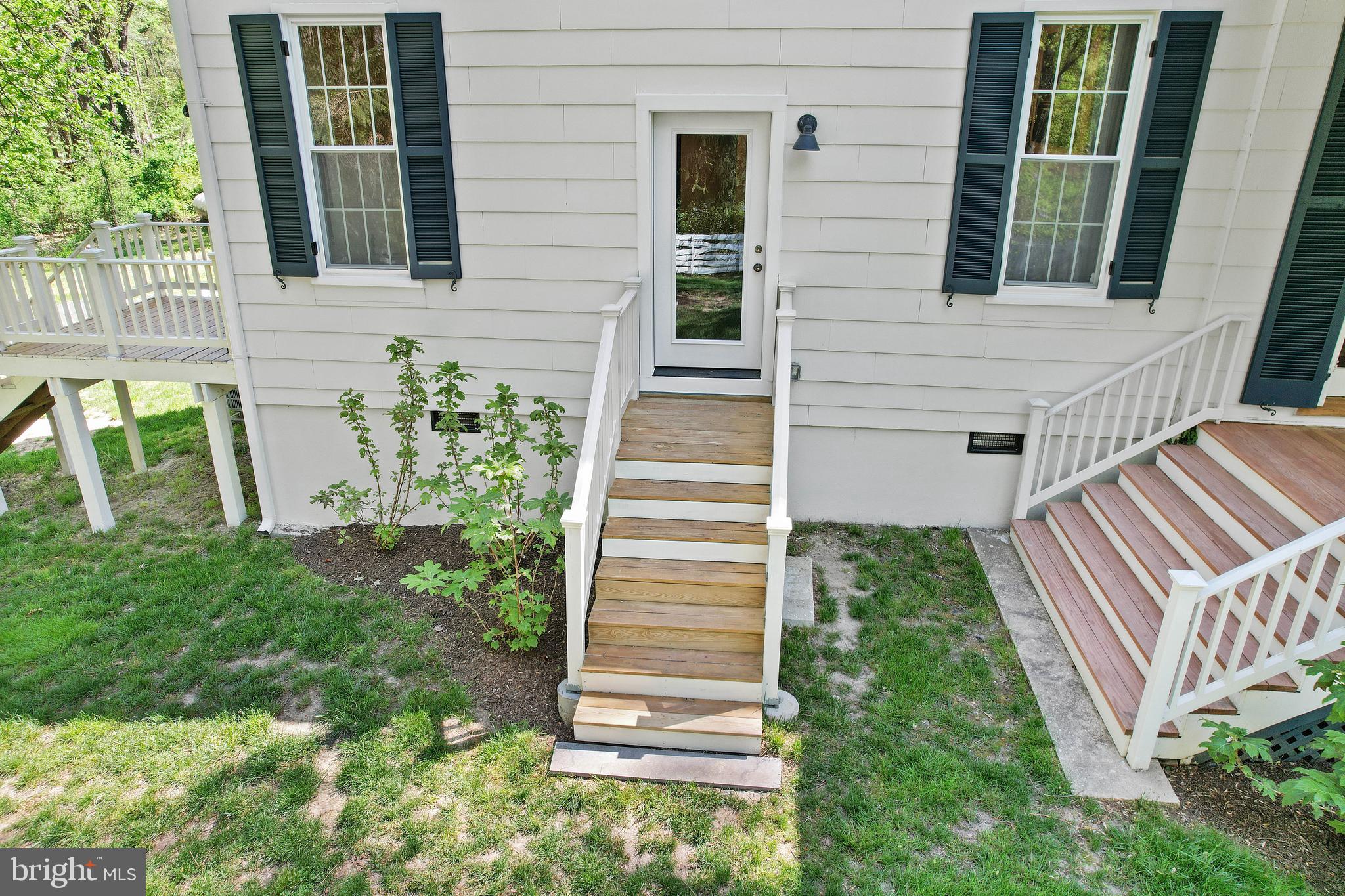 4566 Solomons Island Rd