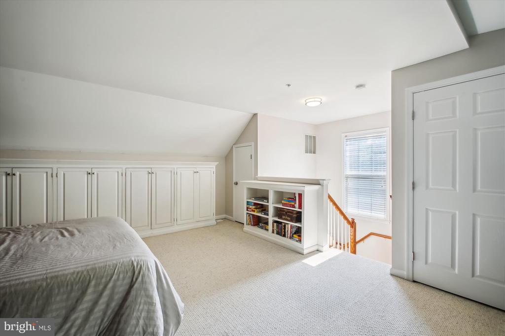 643 Snow Goose Ln