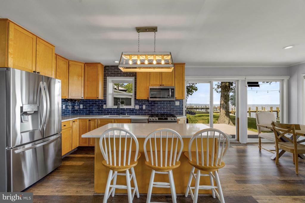 836 Bay Front Ave