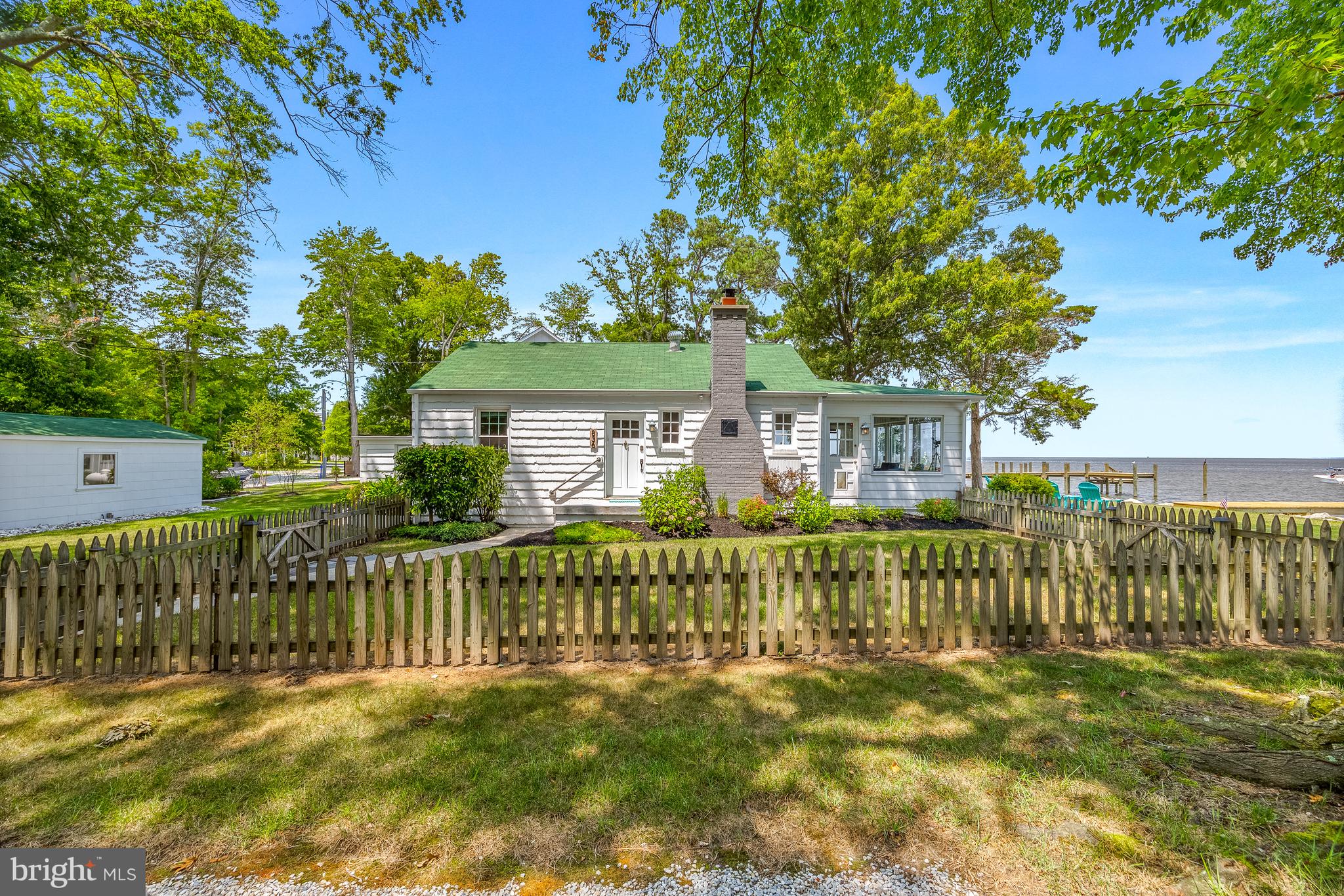 836 Bay Front Ave