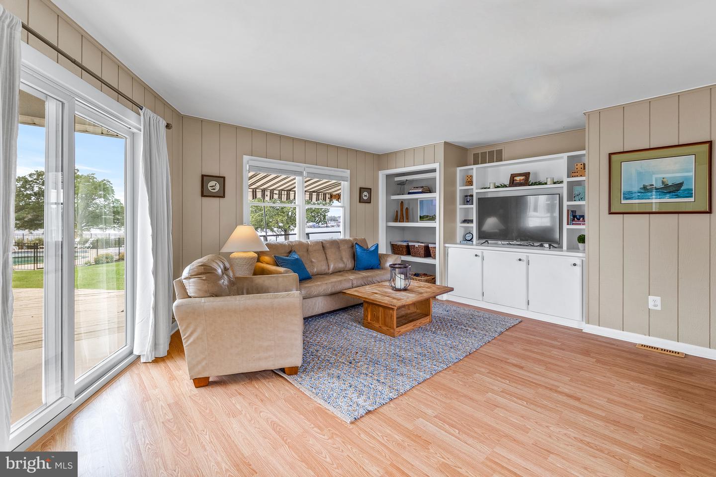 1201 Dixona Dr