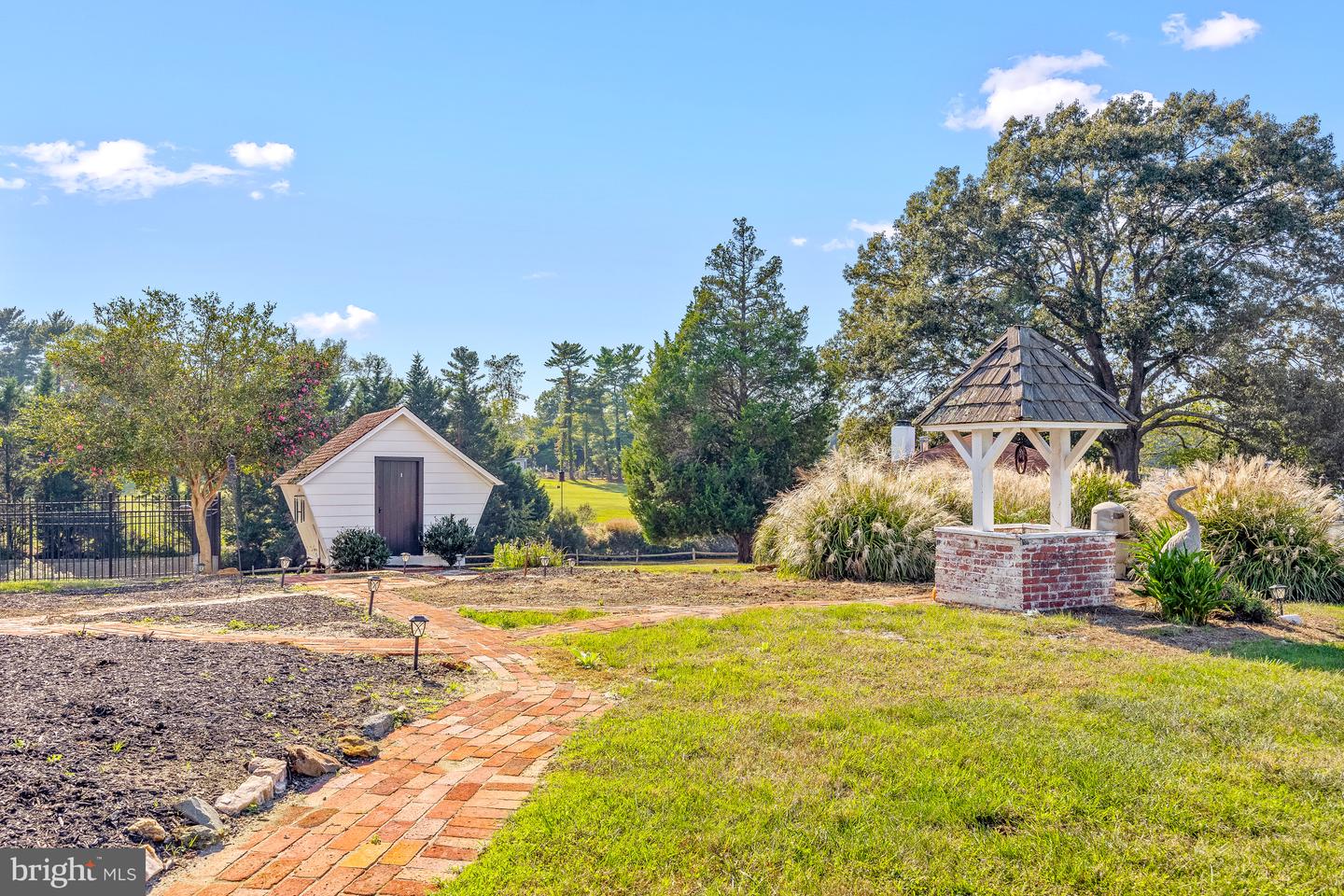 1201 Dixona Dr