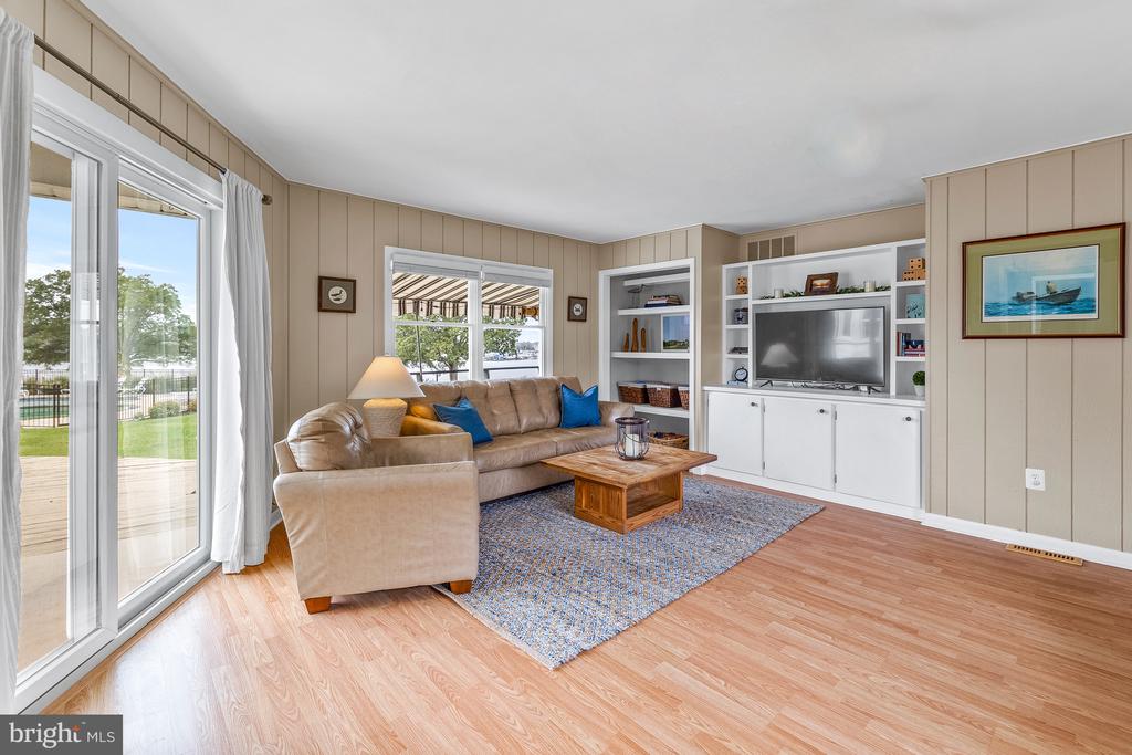 1201 Dixona Dr