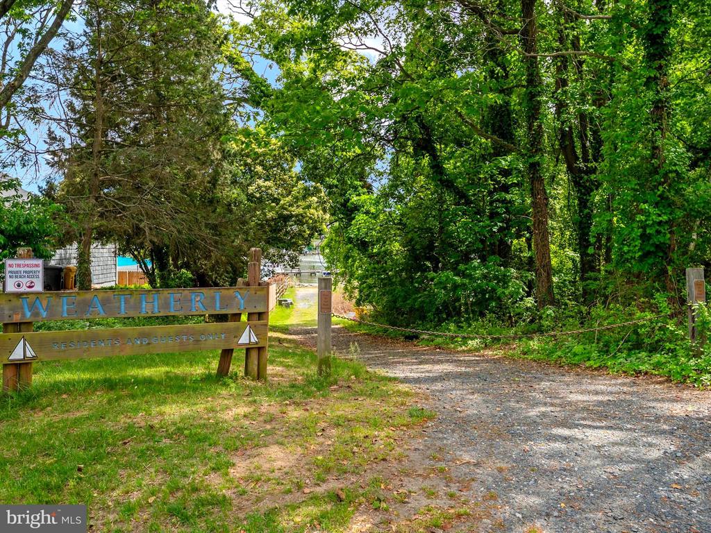 1011 Landon Ln