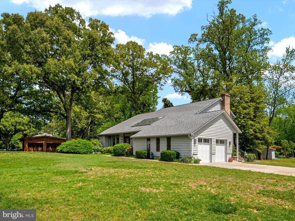 1011 Landon Ln