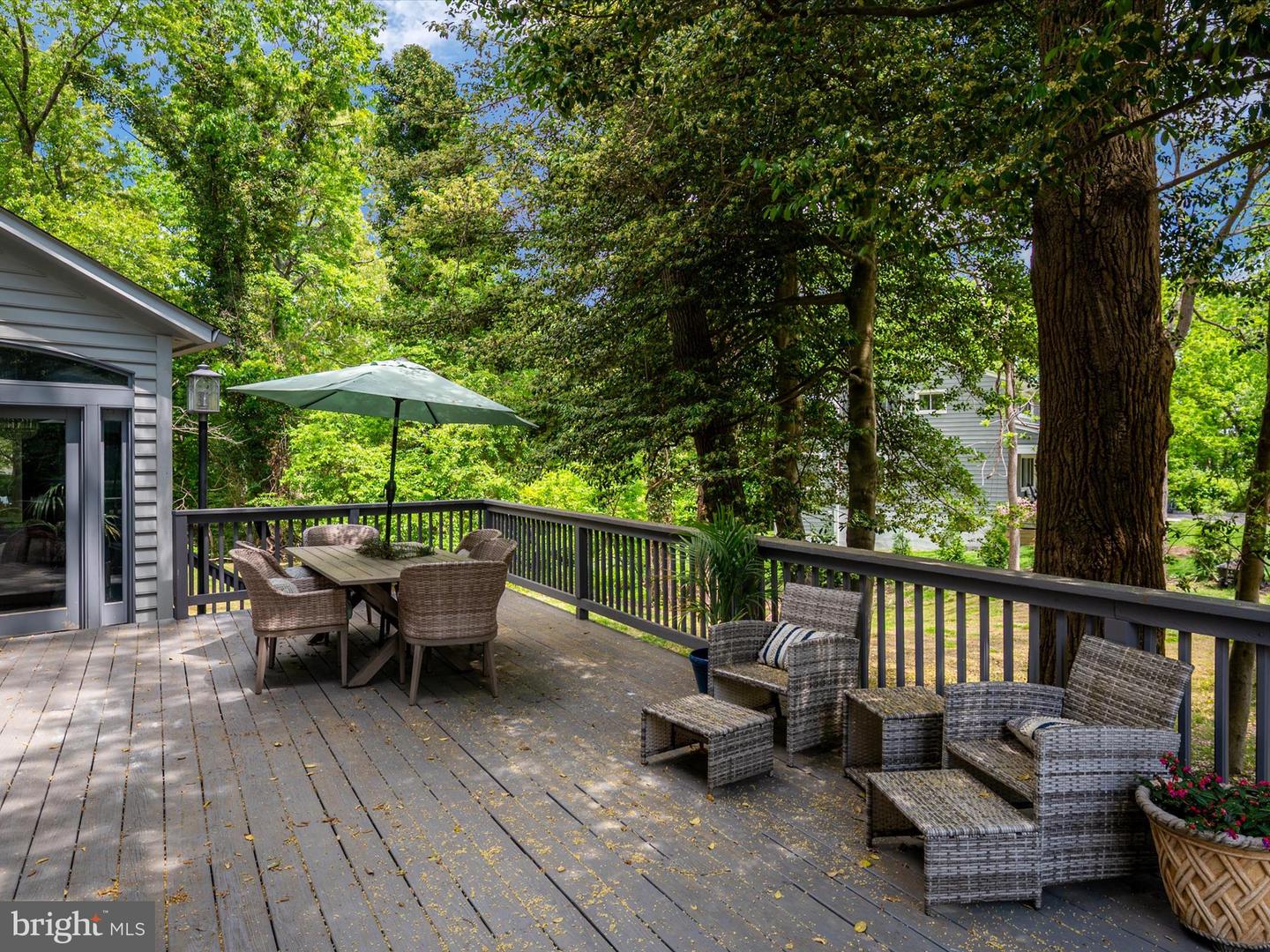 1011 Landon Ln