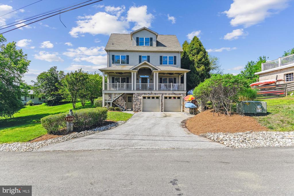1108 Hull Dr