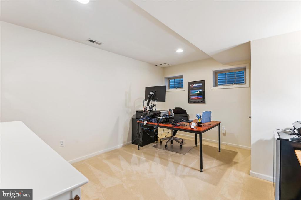 1108 Hull Dr