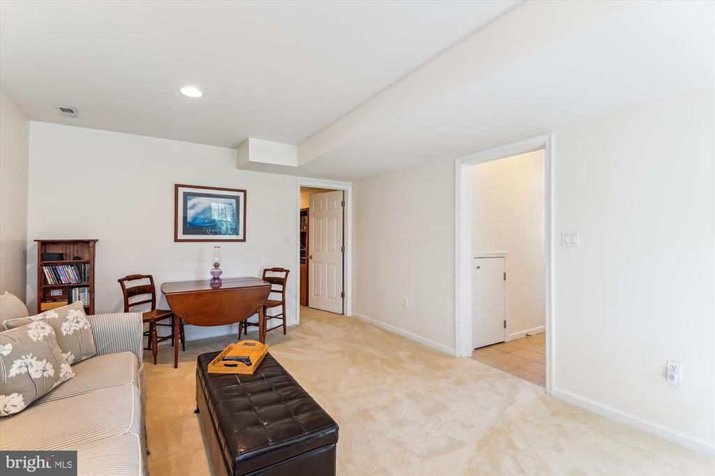 1108 Hull Dr