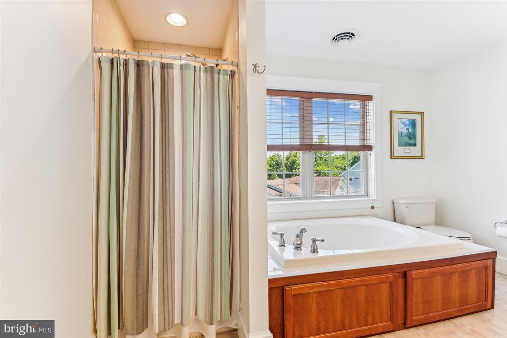 1108 Hull Dr