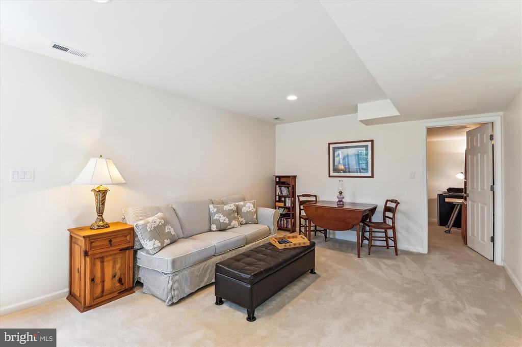 1108 Hull Dr