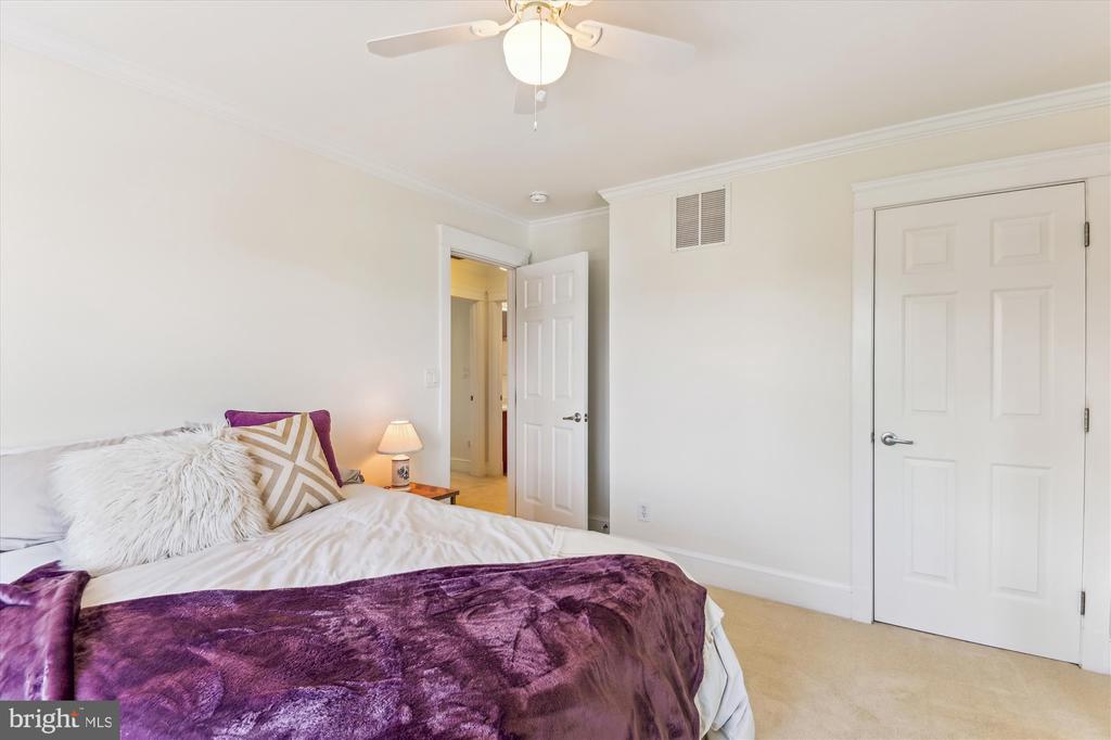 1108 Hull Dr