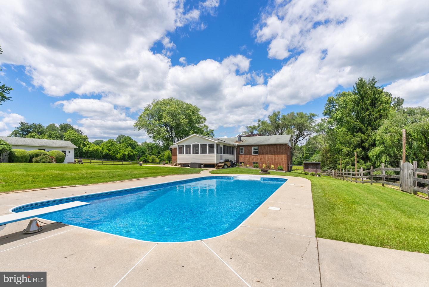 965 Mount Airy Rd