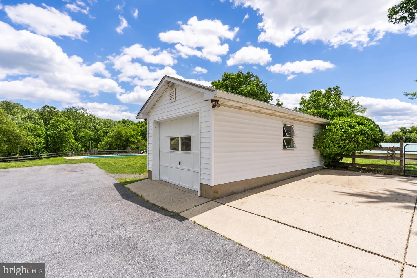 965 Mount Airy Rd