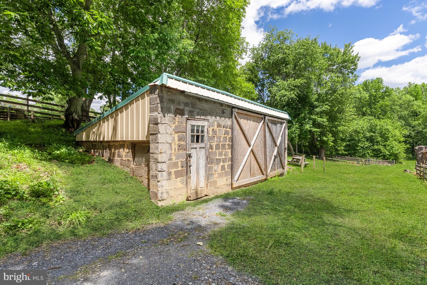 965 Mount Airy Rd