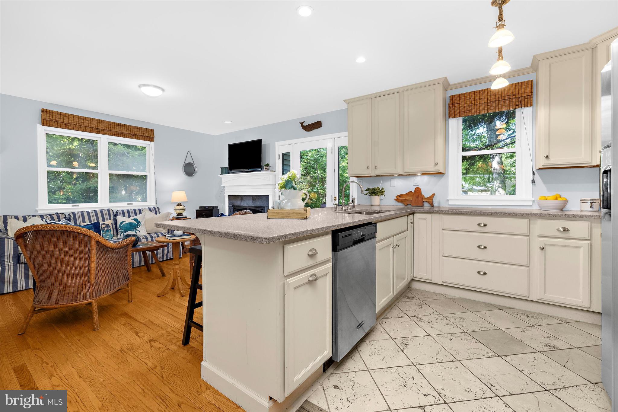 3510 Narragansett Ave