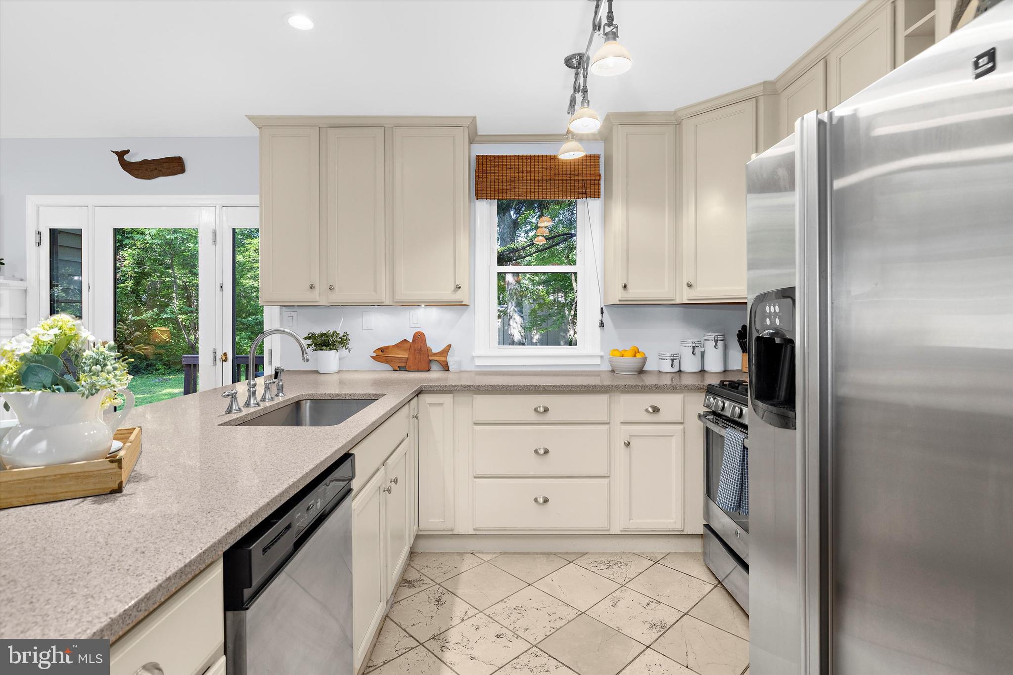 3510 Narragansett Ave