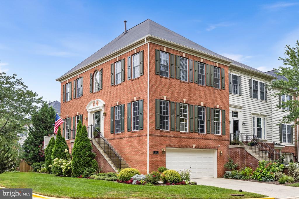 161 Riverton Pl