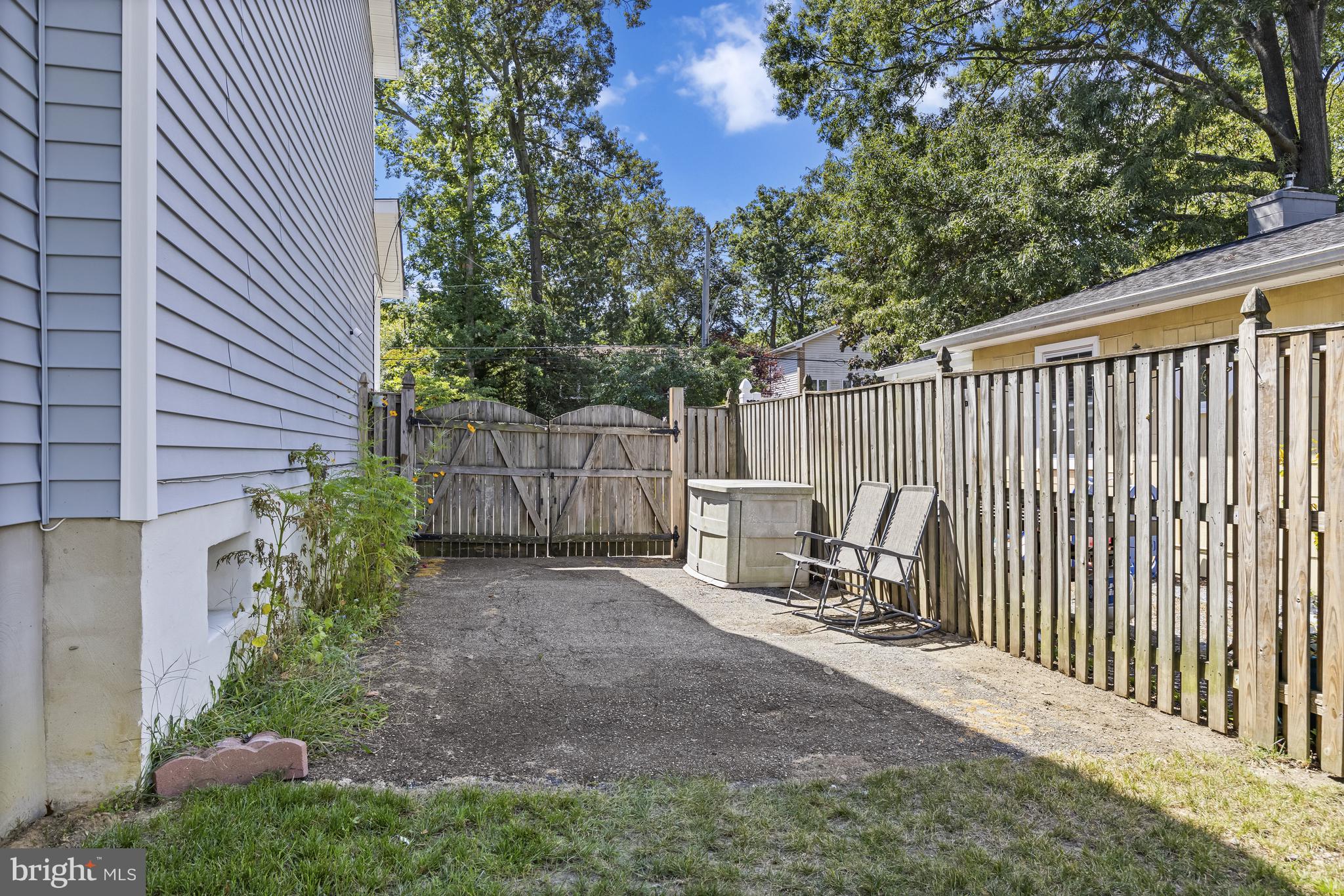 2107 SHORE DRIVE