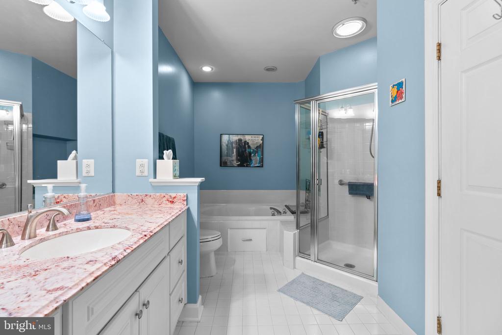 344 COLONY POINT PLACE