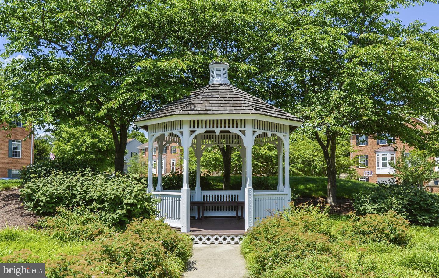 344 COLONY POINT PLACE