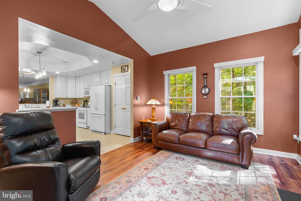344 COLONY POINT PLACE