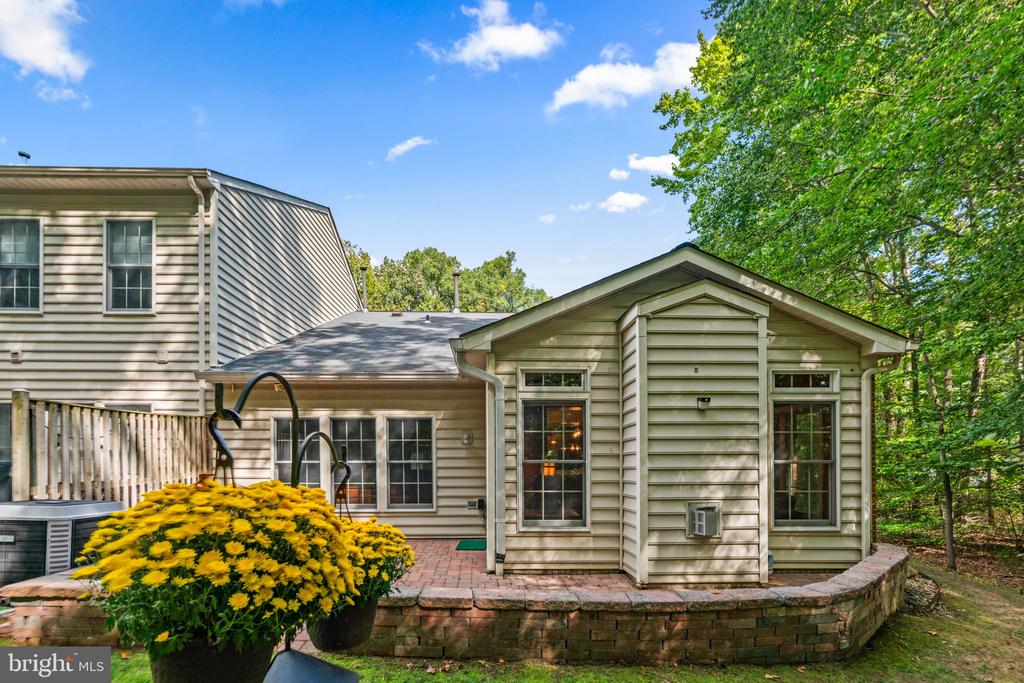 344 COLONY POINT PLACE