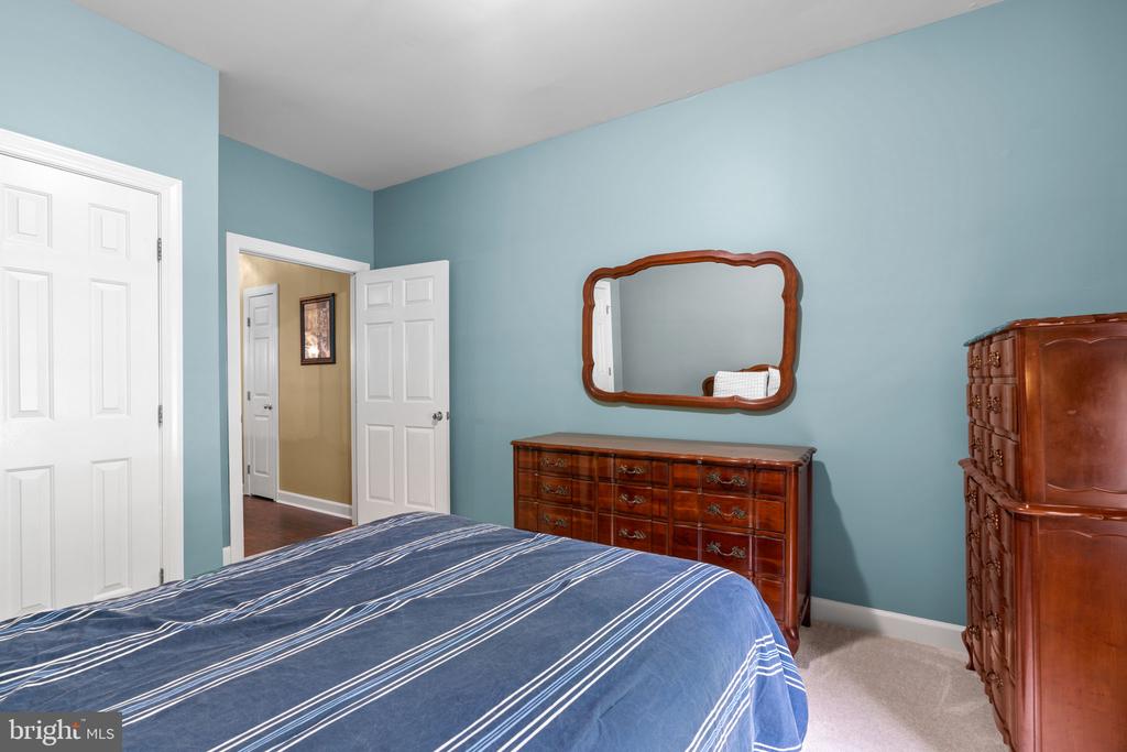344 COLONY POINT PLACE