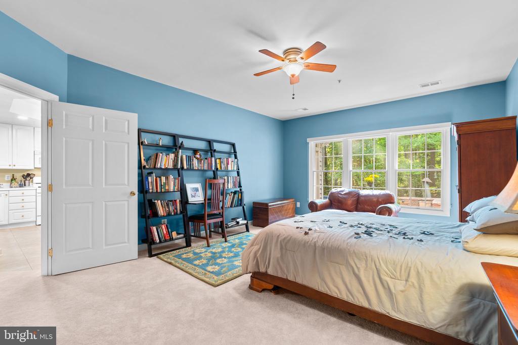 344 COLONY POINT PLACE