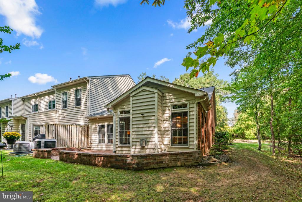 344 COLONY POINT PLACE