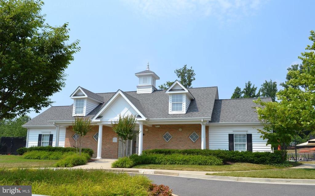 344 COLONY POINT PLACE