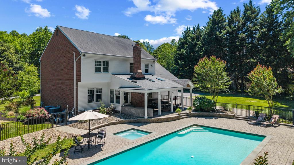 3537 RUSSELL THOMAS LANE