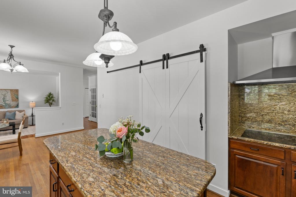 3537 RUSSELL THOMAS LANE