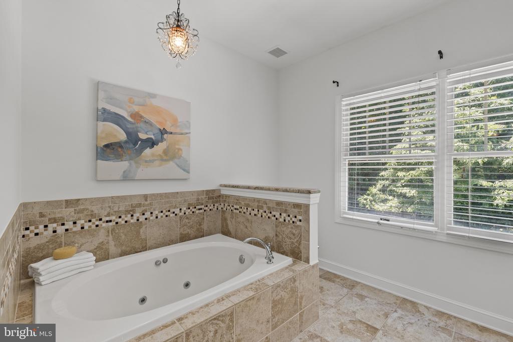 3537 RUSSELL THOMAS LANE