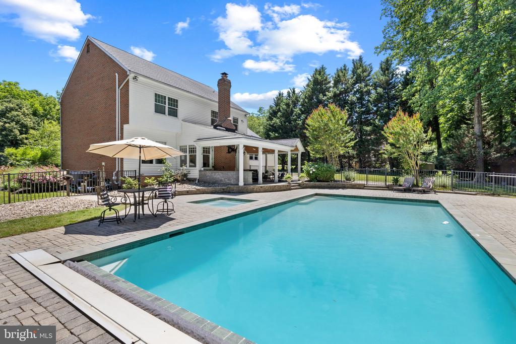 3537 RUSSELL THOMAS LANE