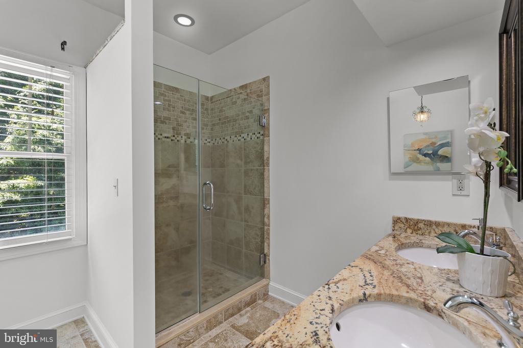 3537 RUSSELL THOMAS LANE