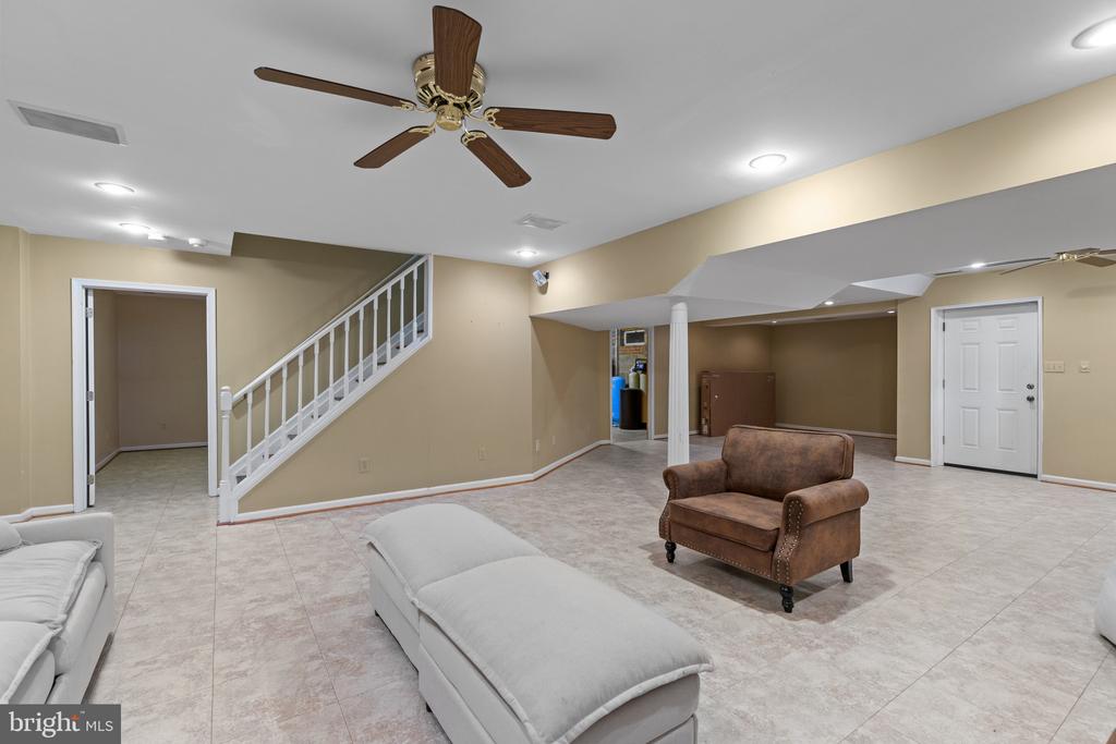 3537 RUSSELL THOMAS LANE
