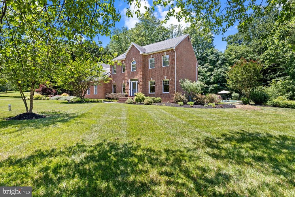 3537 RUSSELL THOMAS LANE