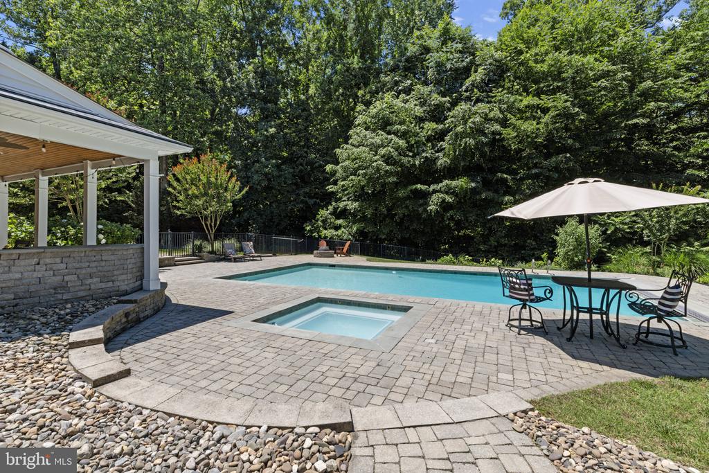 3537 RUSSELL THOMAS LANE