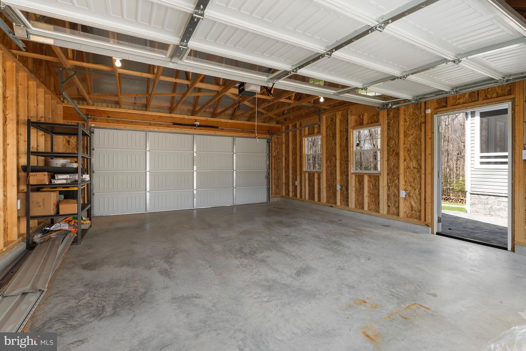 704 ROANE HOLLOW LANE
