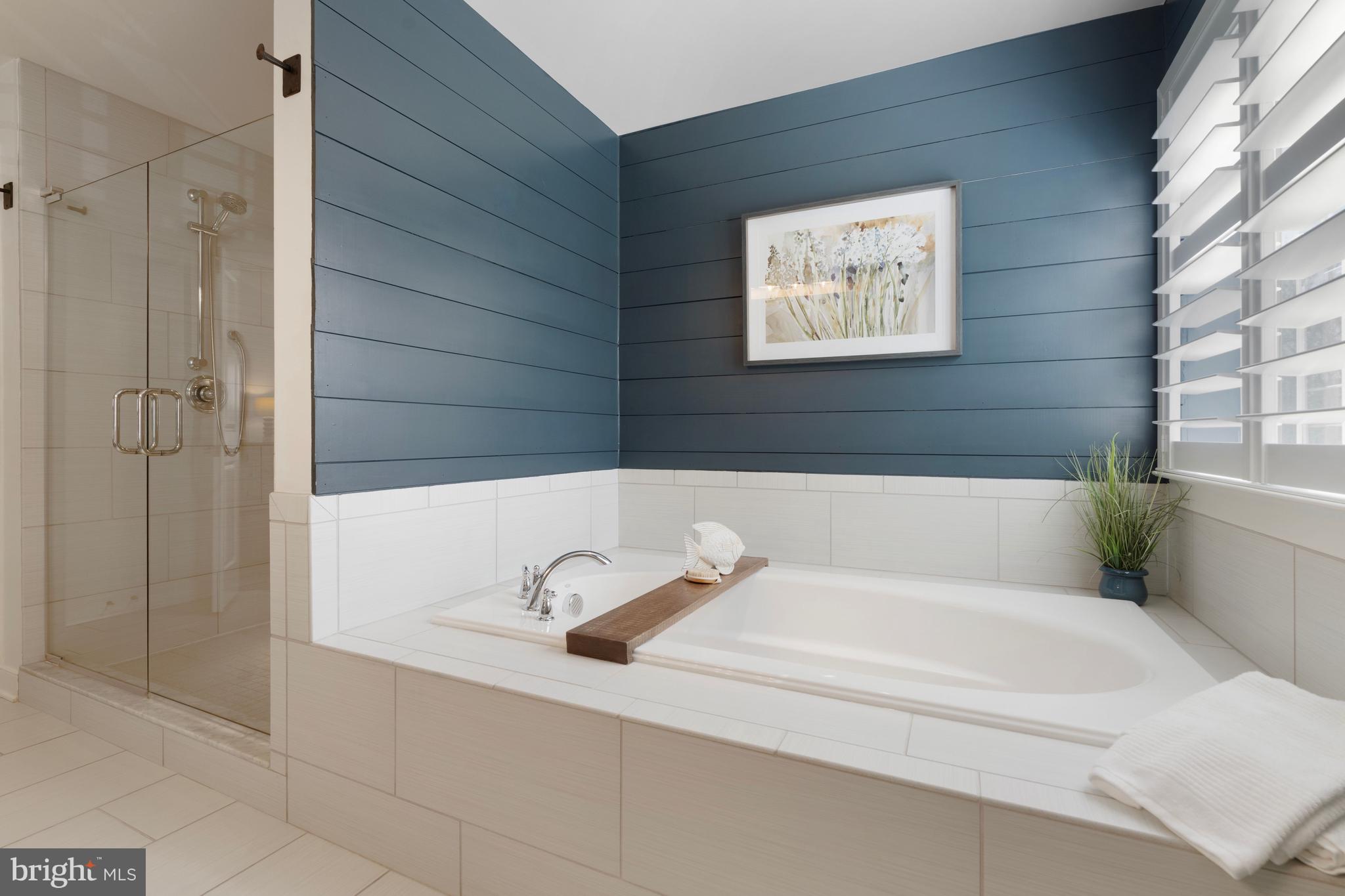 704 ROANE HOLLOW LANE