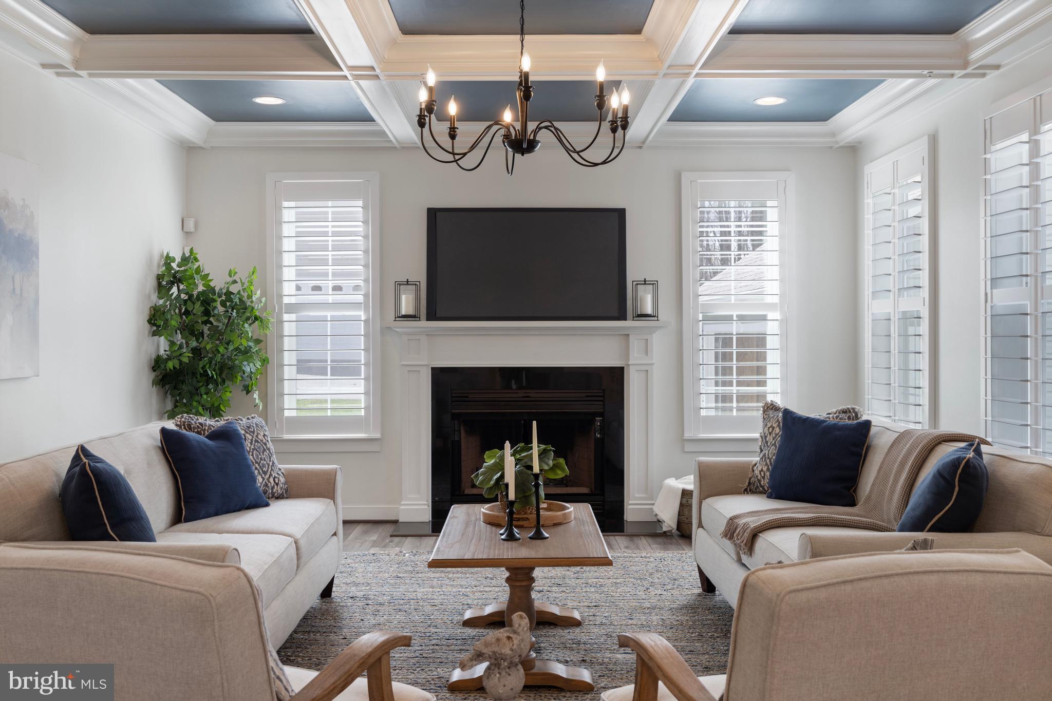 704 ROANE HOLLOW LANE